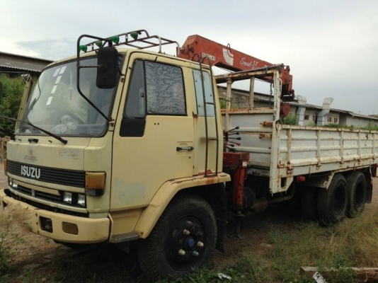 รถอิซูซุ 10 ล้อ ติดเครน ยูนิค 3 ตัน  175 แรงม้า  สนใจติดต่อ 081 - 6079515