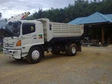 รถฮีโน่ 6 ล้อดั้ม 220 แรงม้า ปี 55  ( รถวิ่ง 2x,xxx กม. )  สนใจติดต่อ 081 - 6079515