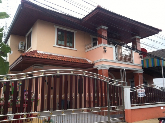 ขายบ้านเดี่ยว 80 ตรว บ้านสวย ขายเพราะกลับไปอยู่ ตจว ใกล้ฟิวเจอร์รังสิต ติดกับเวอคพอยต์สตูดิโอ ติดต่อ 0918759329 0819928845