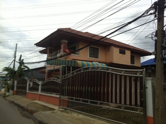 ขายบ้านเดี่ยว 80 ตรว บ้านสวย ขายเพราะกลับไปอยู่ ตจว ใกล้ฟิวเจอร์รังสิต ติดกับเวอคพอยต์สตูดิโอ ติดต่อ 0918759329 0819928845