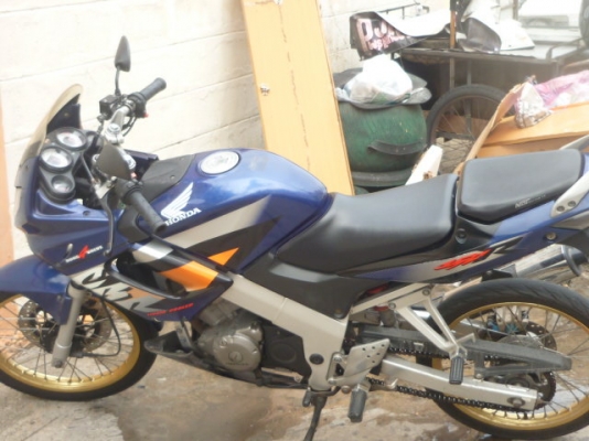 ฮอนด้า CBR 150 สภาพเครื่องเดิม เงียบ พร้อมใช้งาน..เอกสารครบ.. ฮอนด้า CBR 150 สภาพเครื่องเดิม เงียบ พร้อมใช้งาน..เอกสารครบ..