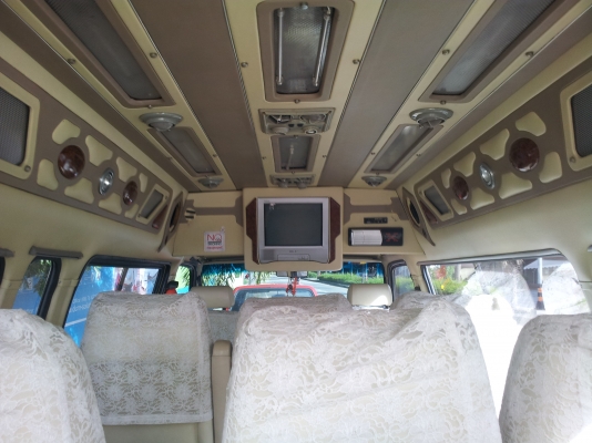 ขาย TOYOTA COMMUTER ปี 2004 แต่ง VIP เต็ม สวยๆๆพร้อมใช้