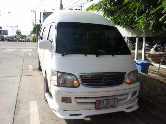 ขาย TOYOTA COMMUTER ปี 2004 แต่ง VIP เต็ม สวยๆๆพร้อมใช้