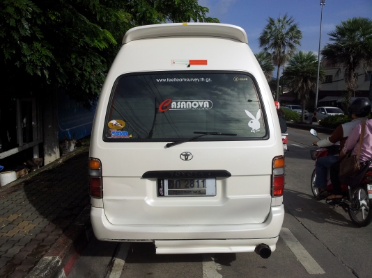 ขาย TOYOTA COMMUTER ปี 2004 แต่ง VIP เต็ม สวยๆๆพร้อมใช้