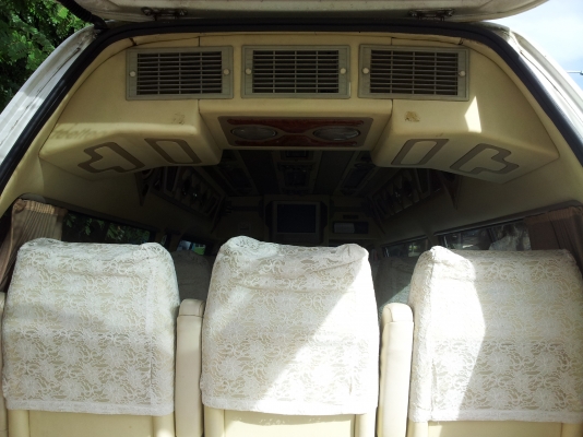 ขาย TOYOTA COMMUTER ปี 2004 แต่ง VIP เต็ม สวยๆๆพร้อมใช้