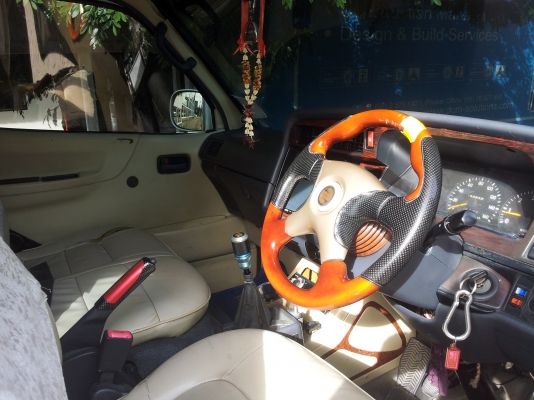 ขาย TOYOTA COMMUTER ปี 2004 แต่ง VIP เต็ม สวยๆๆพร้อมใช้