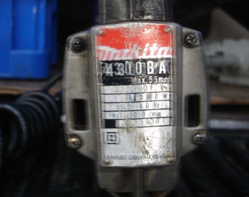 ขายเลื่อยฉลุไฟฟ้า ยี่ห้อ makita รุ่น 4300BA 390 วัตต์