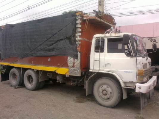 ขายฮีโน่  f 176  เพลาเดียว กระบะดั้ม ลดราคาเหลือ 560000  บาทต่อรองได้