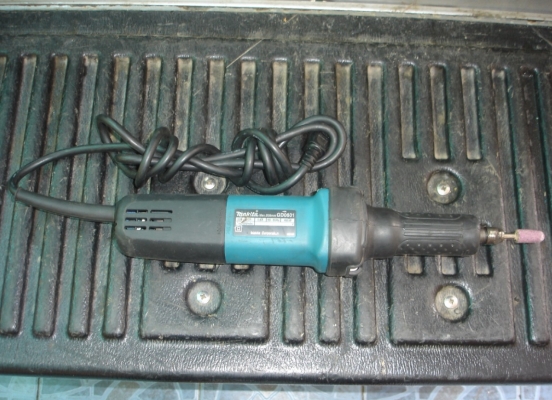 เครื่องเจียรคอยาว 1/4 นิ้ว Makita รุ่น GD 0601 (400w.)