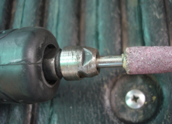 เครื่องเจียรคอยาว 1/4 นิ้ว Makita รุ่น GD 0601 (400w.)