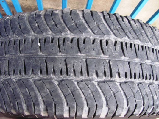 ยาง265-75-16 ปี08 ทั้งชุด3,000บาท แยกเป็นคู่ก็ขาย ยาง265-75-16 ปี08 ทั้งชุด3,000บาท แยกเป็นคู่ก็ขาย