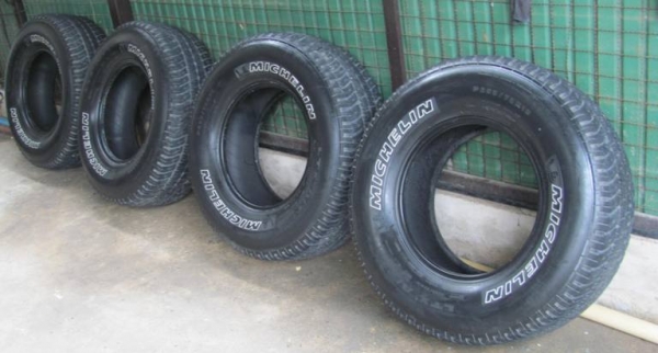 ยาง265-75-16 ปี08 ทั้งชุด3,000บาท แยกเป็นคู่ก็ขาย