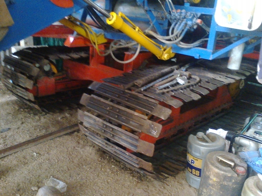 รถเกี่ยวข้าวอุ้ม วรพจน์