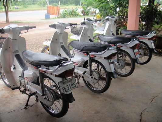 ขายฮอนด้าดรีม คุรุสภา สภาพสวยพร้อมใช้งาน (ทะเบียนพร้อมชุดโอน )