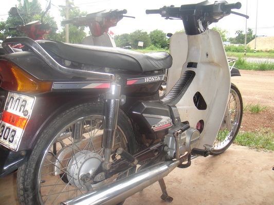 ขายฮอนด้าดรีม คุรุสภา สภาพสวยพร้อมใช้งาน (ทะเบียนพร้อมชุดโอน )