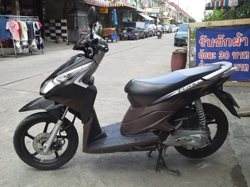 click I ปี 54 ล้อแม็กซ์ สีดำ น้ำตาล รถสวยมาก เครื่องเดิมๆ มีเล่ม เอกสารครบ