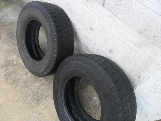 ยาง BRIDGESTONE LEO677 195R14 ปี10 มี 1 คู่ ราคา 1400 บาท
