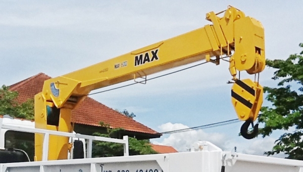 เครนติดรถบรรทุก MAX CRANE