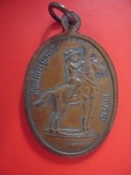 เหรียญนั่งพานหลวงพ่อคูณ หลังพระเจ้าตากสินมหาราช เหรียญนั่งพานหลวงพ่อคูณ หลังพระเจ้าตากสินมหาราช