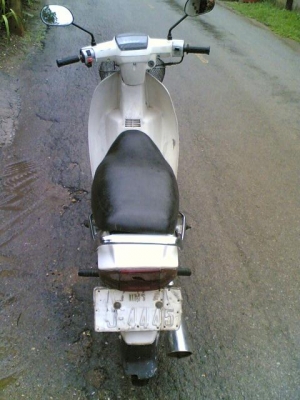 ขายดรีมคุรุสภาสีขาวทะเบียนโอนเครื่องพอใช้อะไหร่เดิมขาดบังโซ่ภาษีขาดปี 52ขาย 11500 บาท