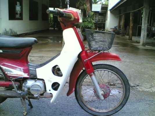 ขายดรีมคุรุสภาทะเบียนพร้อมโอนเครื่องดีอะไหร่เดิมขาดบังโซ่รถพร้อมใช้งาน ขาย 9500 บาท