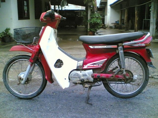 ขายดรีมคุรุสภาทะเบียนพร้อมโอนเครื่องดีอะไหร่เดิมขาดบังโซ่รถพร้อมใช้งาน ขาย 9500 บาท