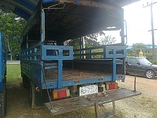 ขายรถ 6 ล้อโดยสารบรรทุกคนงาน TOYOTA BU30 เครื่อง 85 แรงม้า กระบะกว้าง 1.90 เมตร ยาว 4.40 เมตร ราคา 190000