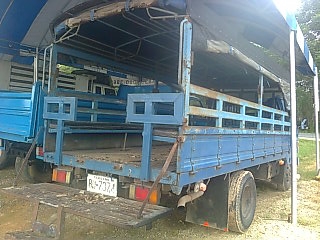 ขายรถ 6 ล้อโดยสารบรรทุกคนงาน TOYOTA BU30 เครื่อง 85 แรงม้า กระบะกว้าง 1.90 เมตร ยาว 4.40 เมตร ราคา 190000