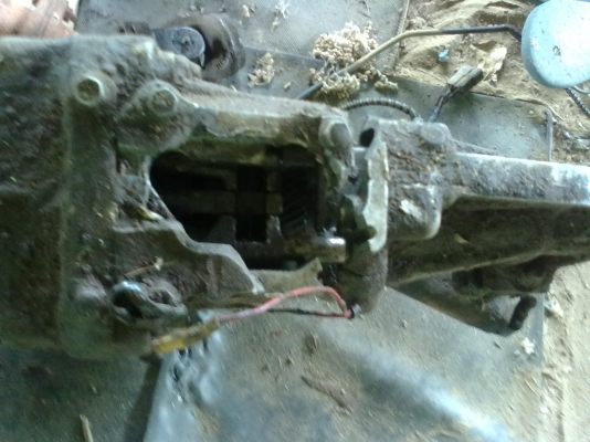 ขายเล่มทะเบียนรถอีซุซุtfrหัวเดียวปี92 พร้อมป้าย*แผ่นเลขคัซซี ภาษีไม่ขาด