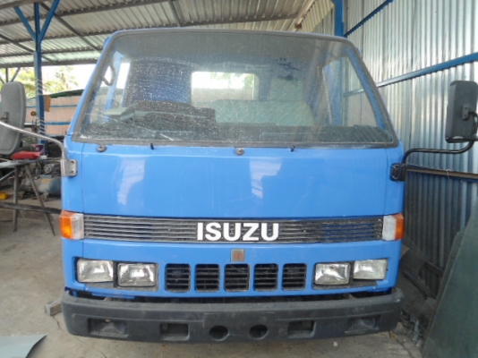 รถบรรทุก6ล้อNISSAN ถูกๆ 220000บาทสวยๆ