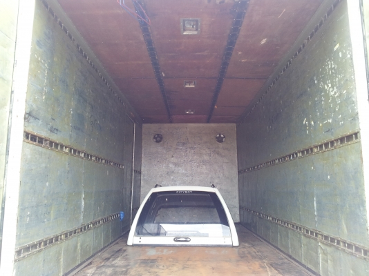 ขายตู้แห้ง ถูกๆ ครับ ขายตู้แห้ง ถูกๆ ครับ