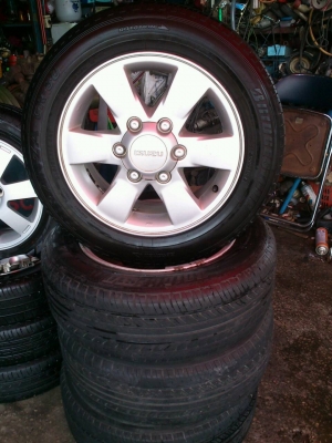 ขายแม๊กอีซูซุแท้ พร้อมยางปี 09 ขนาด 205 /60 /16