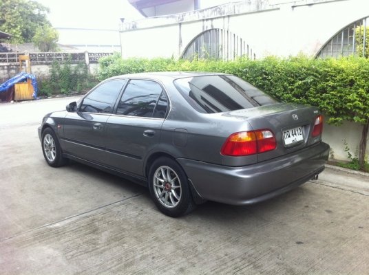 ขายรถบ้าน CIVICปี 2000 1.8 Si ติดแก็สแล้ว 189000