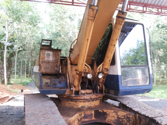 ขายแบคโฮ  PC  200-5  สภาพพร้อมใช้งาน