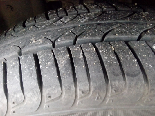 ขายล้อกะทะพร้อมยางใหม่ๆวิ่งไป2000โลเองยางปี13MAXXIS165/70/14ค้าฟ ขายล้อกะทะพร้อมยางใหม่ๆวิ่งไป2000โลเองยางปี13MAXXIS165/70/14ค้าฟ