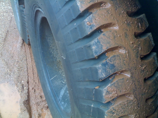 UD 275 แรง ยางใหม่10เส้น จดทะเบียนปี44 สองเพลา  (ต่อรองได้อีก เจ้าของขายเอง) 080-1897909