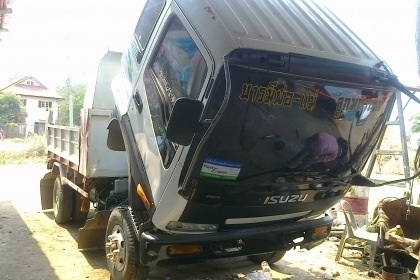 ISUZU DECA 205 HP 6HL1 หกล้อดั๊มพ์ กระบะดั๊มพ์เหล็ก 6 ตันความยาว 3.60 เมตรสภาพสวย เครื่องแห้งดีแรงดีมากๆ ภายในเก๋งสะอาดหอม แอร์เย็นจัด พ.เพาเวอร์ ก.ไฟฟ้า ระบบเบรคทริ๊ปฟี้ควบคุมการล็อกเบรคด้วย ABS ช่วงล่างแน่นคัชซีไม่มีบวม ยางสภาพดี 6 เส้นประมาณ 70\% พร้อมบ