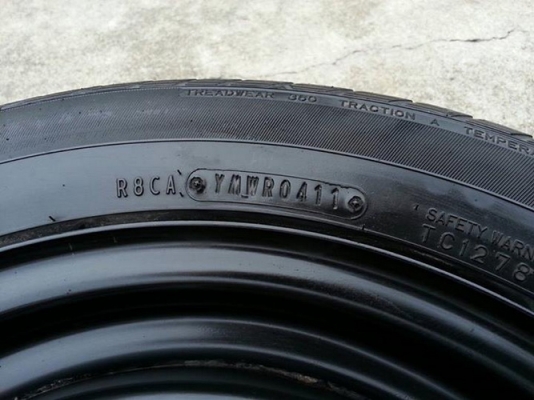 กะทะ15 4รู100 + ยาง Dunlop 185/60/15 ปี11 ไว้เป็นล้ออะไหล่ ดอกพอใช้แก้ขัดมีกินข้าง กะทะ15 4รู100 + ยาง Dunlop 185/60/15 ปี11 ไว้เป็นล้ออะไหล่ ดอกพอใช้แก้ขัดมีกินข้าง