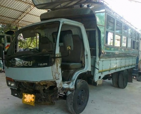 ISUZU NKR 110 HP 4BE1 ปี 39 หัวการ์ตูน กระบะมีหลังคาโดยสาร รถต้องเก็บรายละเอียดหัวเก๋งและคัชซีฝั่งซ้ายมือ ที่เหลือยังใช้งานได้ดีปกติไม่มีปัญหาครับ ราคาต่อรองได้นะครับ ISUZU NKR 110 HP 4BE1 ปี 39 หัวการ์ตูน กระบะมีหลังคาโดยสาร รถต้องเก็บรายละเอียดหัวเก๋งและคัชซีฝั่งซ้ายมือ ที่เหลือยังใช้งานได้ดีปกติไม่มีปัญหาครับ ราคาต่อรองได้นะครับ