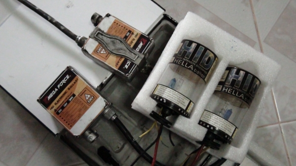 ไฟซีนอน ไฟซีนอน