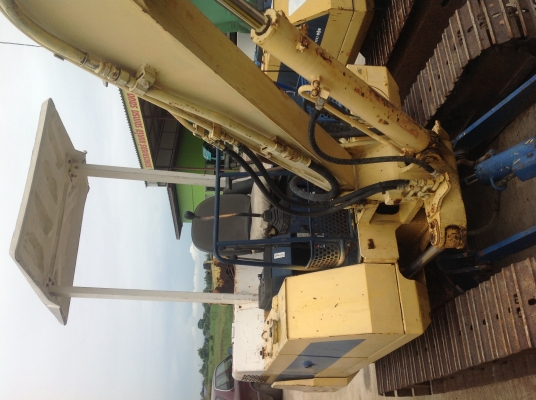 รถขุด  KOMATSU PC30-6