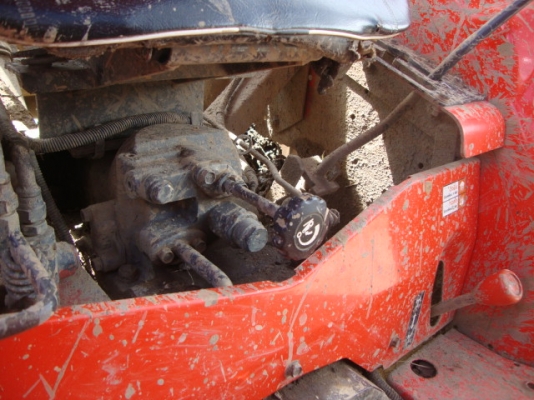 ขายรถไถนั่งขับคูโบต้า L4508 2124 ชั่วโมง อุปกรณ์ 3 ชิ้นใหม่ๆ