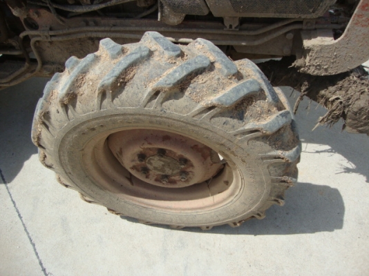 ขายรถไถนั่งขับคูโบต้า L4508 2124 ชั่วโมง อุปกรณ์ 3 ชิ้นใหม่ๆ