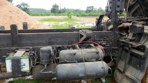 รถบรรทุก 10 ล้อดั๊มพ์ ยี่ห้อ HINO รุ่น 2K 260 แรงม้า