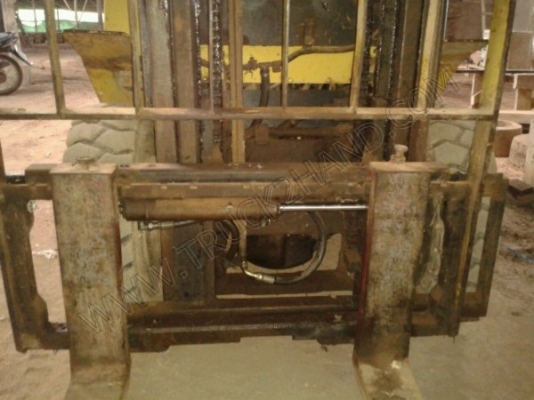 รถฟอร์คลิฟต์ ยี่ห้อ Hyster 2.5 ตัน ขาย 2 คัน ราคาคันละ 250,000 บาท