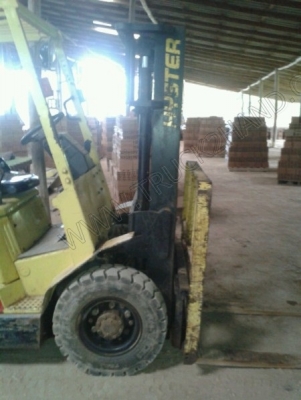 รถฟอร์คลิฟต์ ยี่ห้อ Hyster 2.5 ตัน ขาย 2 คัน ราคาคันละ 250,000 บาท