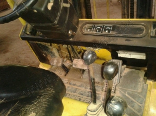 รถฟอร์คลิฟต์ ยี่ห้อ Hyster 2.5 ตัน ขาย 2 คัน ราคาคันละ 250,000 บาท