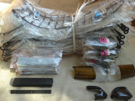 อะไหล่เดิมแต่งดรีมคุรุ ทับทิม9 นิ้ว กันลาย กรอบป้ายวงกลม พู่ขัดดุมล้อ อะไหล่เดิมแต่งดรีมคุรุ ทับทิม9 นิ้ว กันลาย กรอบป้ายวงกลม พู่ขัดดุมล้อ