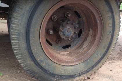 HINO KM 350 - 100 HP DM100 กระบะเหล็กคาร์โก้ความยาว 4.30 เมตร เครื่องแห้งแรงดี หัวเก๋งของ HINO FB117 สภาพดีกระจกและอะไหล่มีให้ครบทุกชิ้นส่วนครับ ช่วงล่างใหญ่คานหน้าเฟืองท้ายติด F ครบหมดแล้ว ยางสภาพดี 6 เส้นประมาณ 70\% พร้อมใช้งาน ราคาต่อรองได้ครับ