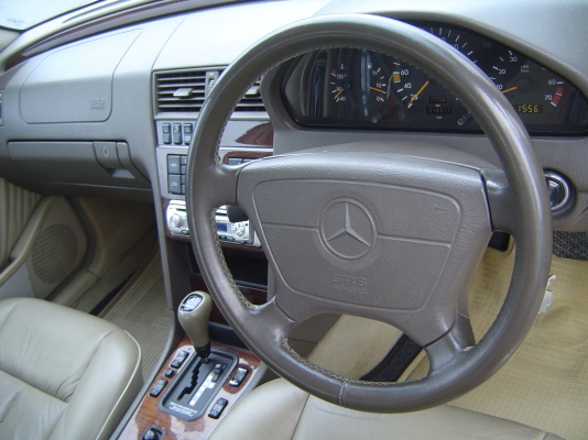 เบ้น C 220 อีรีแก้น สีทราย